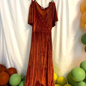 Baltic Born 1x-2x orange velvet wraparound dress!
